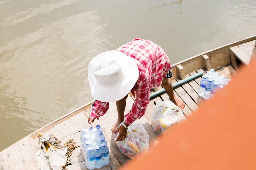 หยกรุ่งเรืองขนส่ง ช่วยเหลือผู้ประสบอุทกภัย